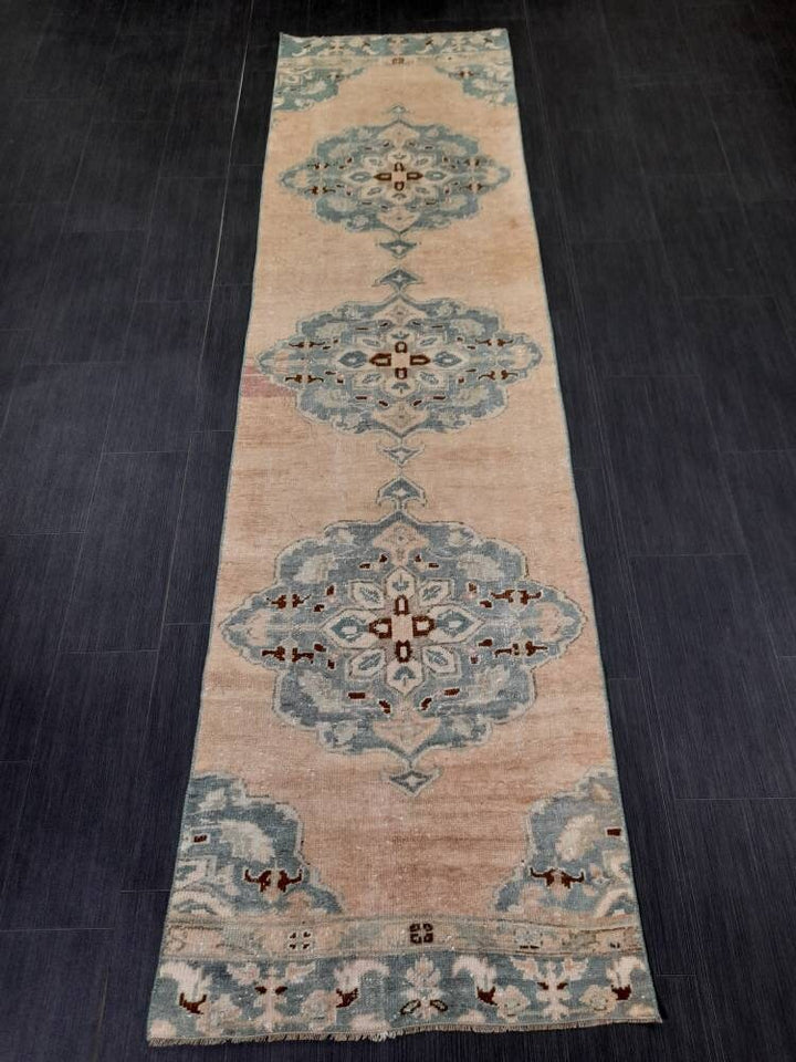 Beige Turkish Runner Rug 2' 6" x 9' 5" Hand-Knotted texture