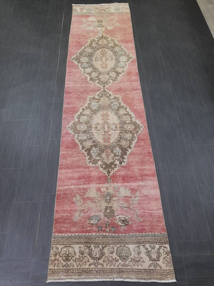 Beige Turkish Runner Rug 2' 8" x 10' 11" Hand-Knotted texture