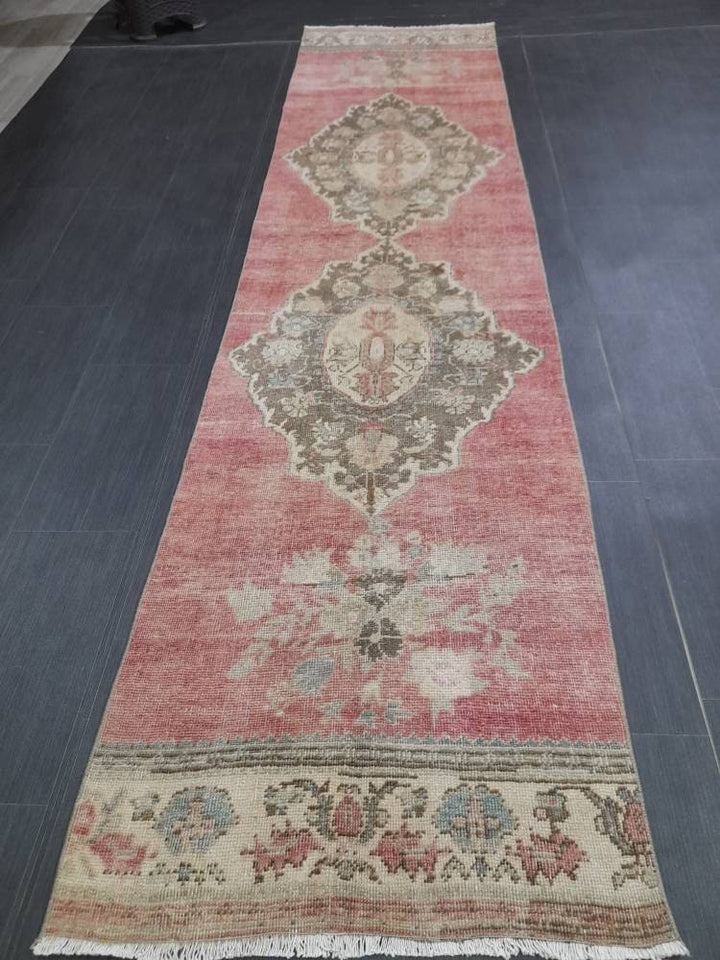 Beige Turkish Runner Rug 2' 8" x 10' 11" Hand-Knotted detail