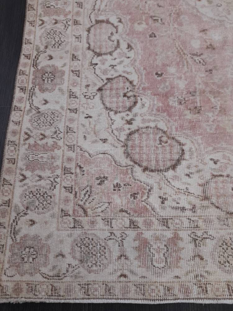 Pink Turkish Runner Rug 5' 5" x 8' 9" Hand-Knotted pattern