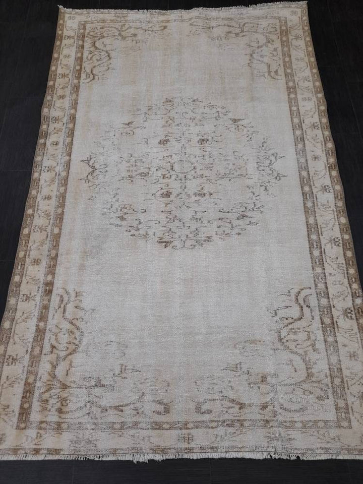 Beige Turkish Oushak Rug 5' 2" x 8' 2" Hand-Knotted | No. WR17760