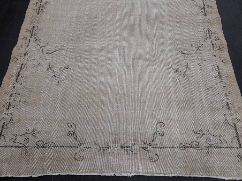 Beige Turkish Vintage Rug 6' 6" x 9' 8" Hand-Knotted | No. WR68017