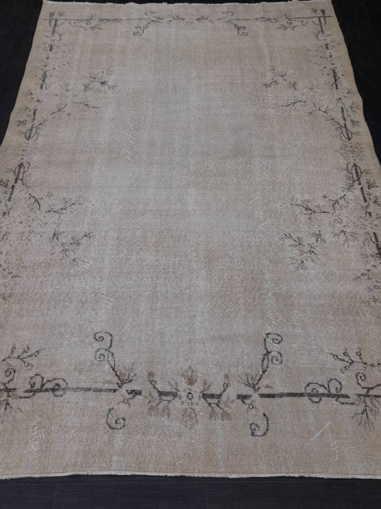 Beige Turkish Vintage Rug 6' 6" x 9' 8" Hand-Knotted | No. WR68017
