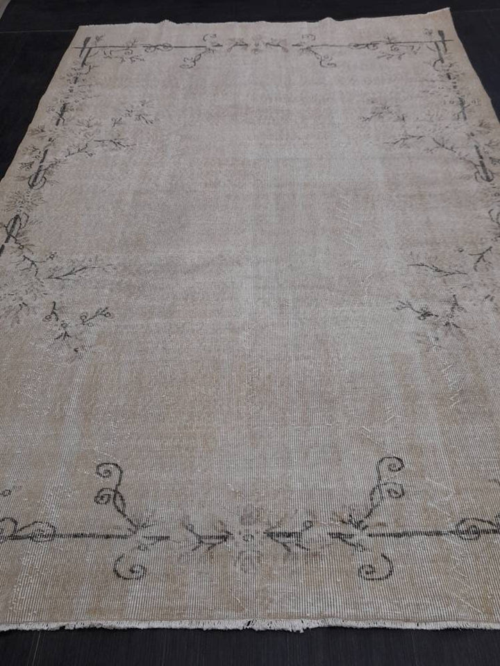 Beige Turkish Vintage Rug 6' 6" x 9' 8" Hand-Knotted | No. WR68017