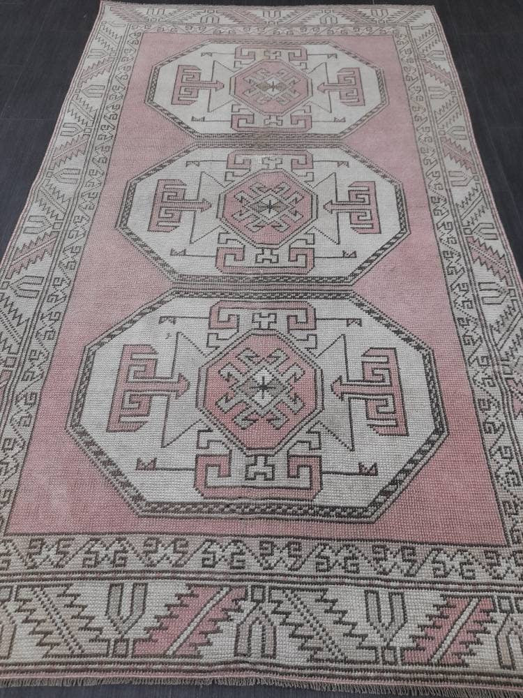 Pink Turkish Oushak Rug 3' 11" x 6' 9" Hand-Knotted border