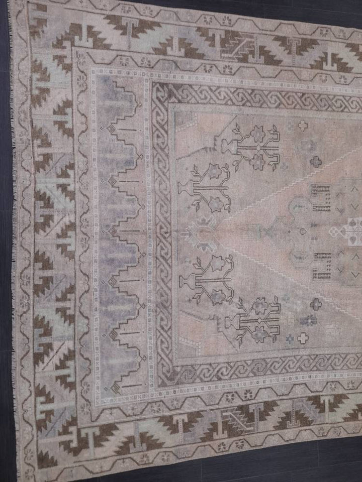 Beige Turkish Runner Rug 5' 8" x 11' 4" Hand-Knotted detail