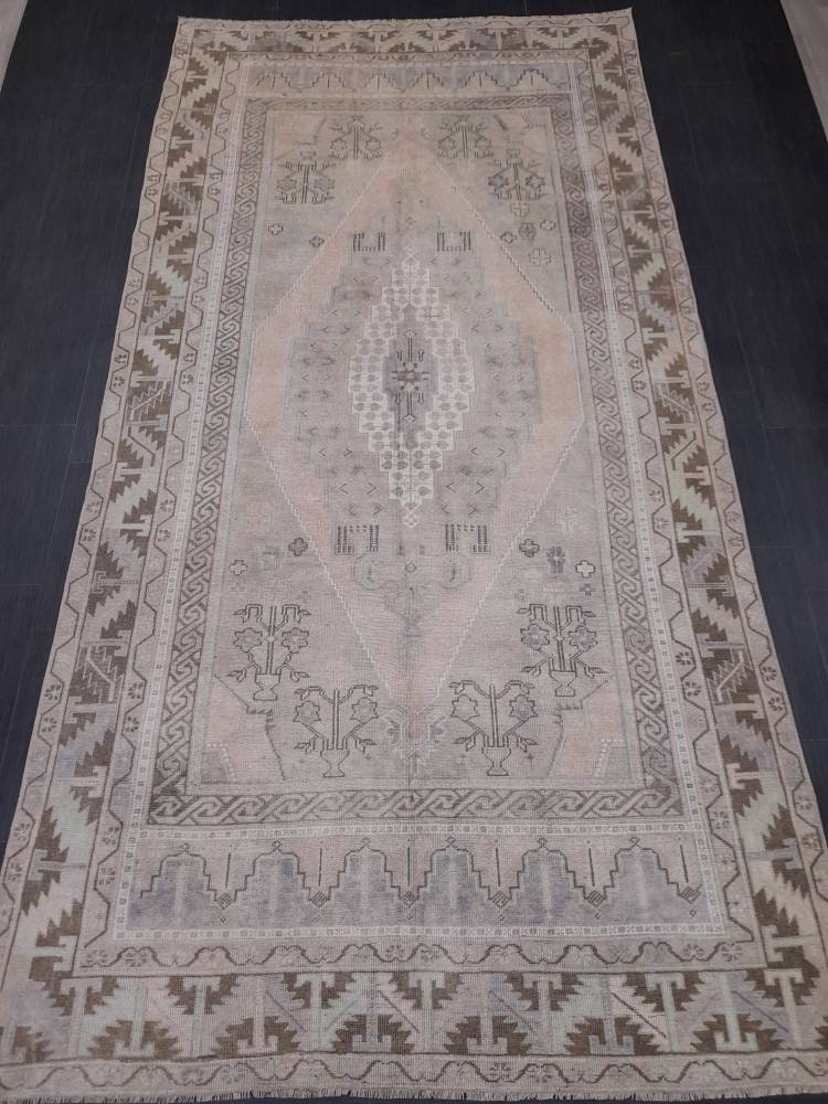 Beige Turkish Runner Rug 5' 8" x 11' 4" Hand-Knotted pattern