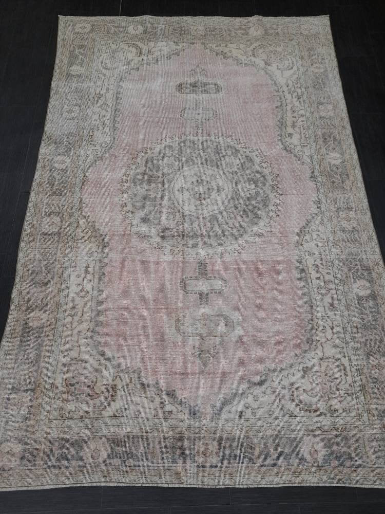 Vintage Vintage Turkish Rug 6' x 9' 5" - No. WR14074