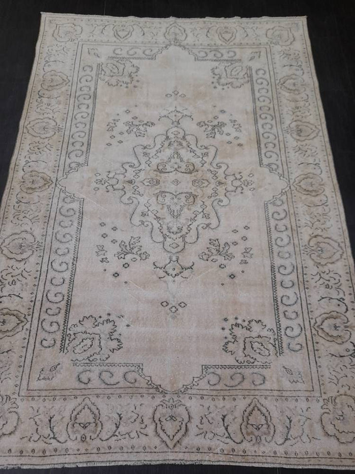 Rust Turkish Oushak Rug 6' 4" x 9' 4" Hand-Knotted close-up