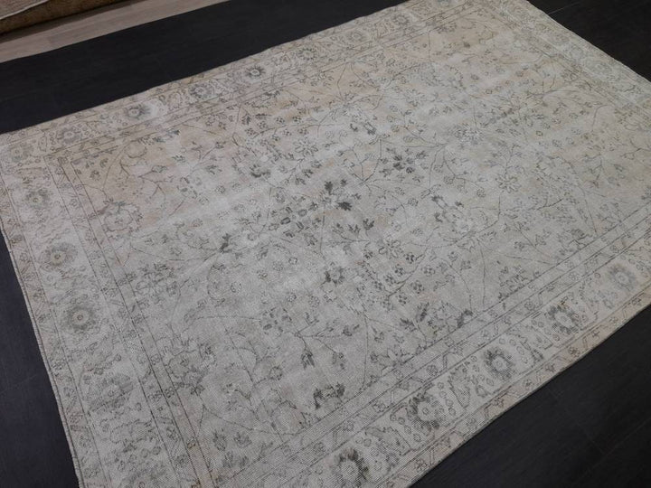 Beige Turkish Runner Rug 6' 5" x 9' 5" Hand-Knotted field