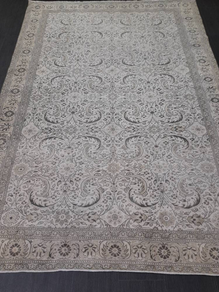 Tan Turkish Oushak Rug 6' 6" x 9' 5" Hand-Knotted field