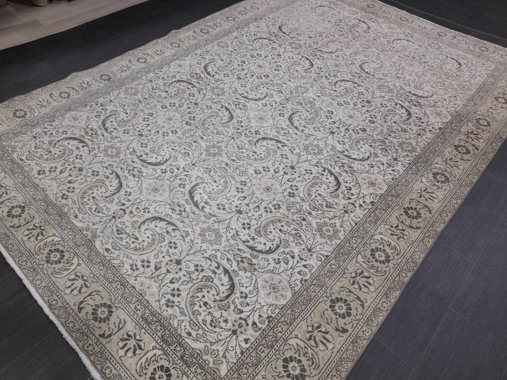 Tan Turkish Oushak Rug 6' 6" x 9' 5" Hand-Knotted border