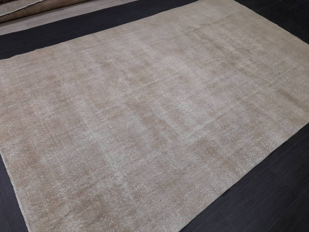 Beige Turkish Oushak Rug 6' 6" x 10' 1" Hand-Knotted border