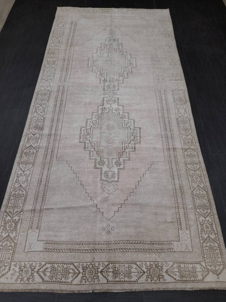 Beige Turkish Runner Rug 5' x 10' 9" Hand-Knotted border