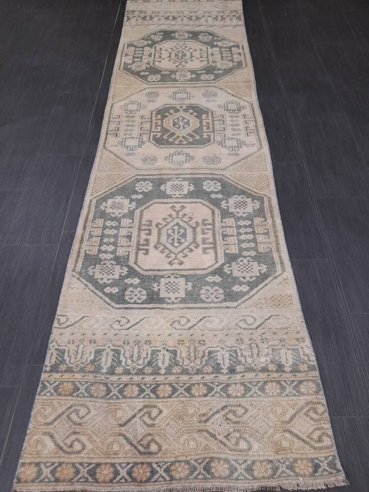 Beige Turkish Runner Rug 2' 6" x 9' 6" Hand-Knotted view 9