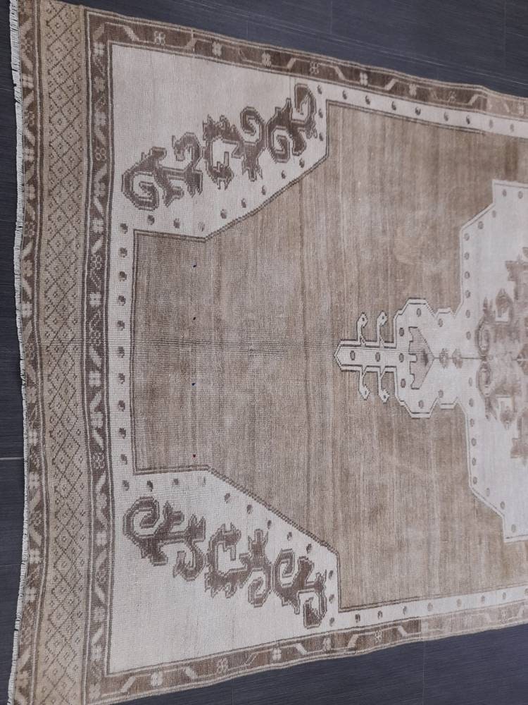 Beige Turkish Vintage Rug 4' 7" x 9' Hand-Knotted | No. WR17086