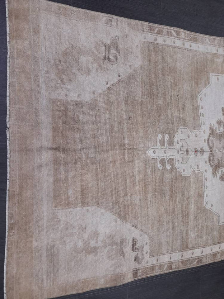 Beige Turkish Vintage Rug 4' 7" x 9' Hand-Knotted | No. WR17086