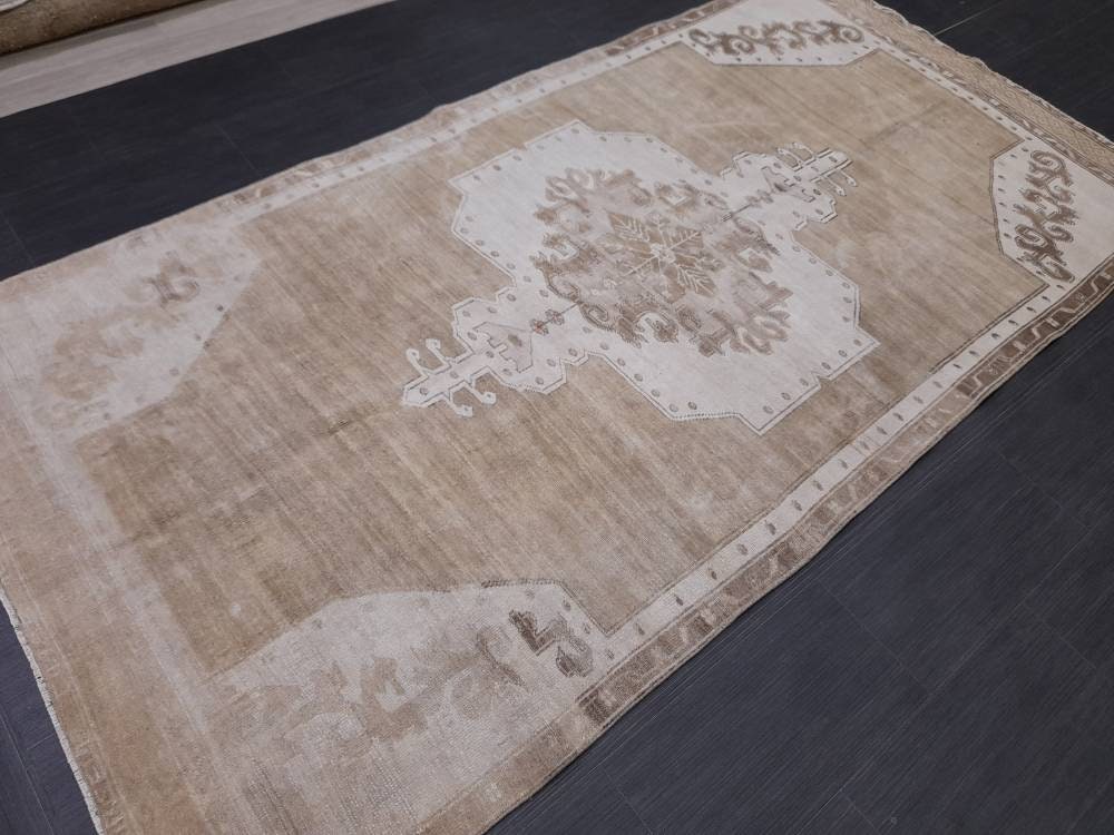 Beige Turkish Vintage Rug 4' 7" x 9' Hand-Knotted | No. WR17086
