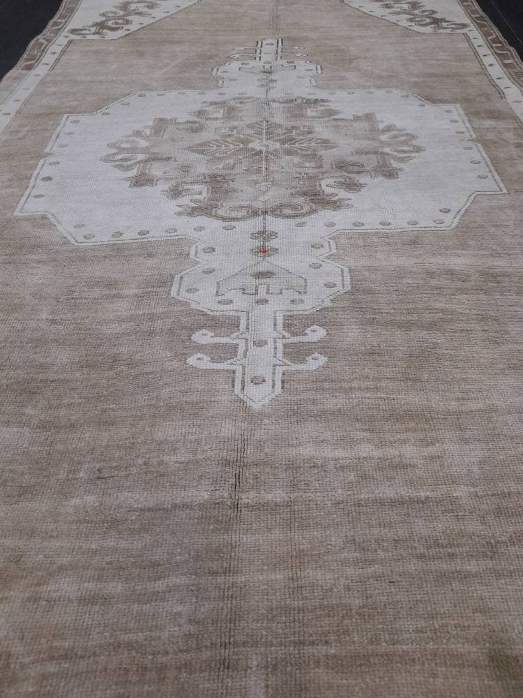Beige Turkish Vintage Rug 4' 7" x 9' Hand-Knotted | No. WR17086