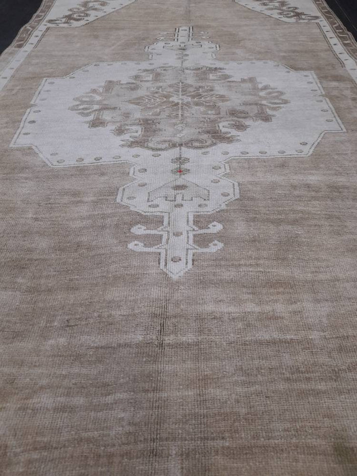 Beige Turkish Vintage Rug 4' 7" x 9' Hand-Knotted | No. WR17086