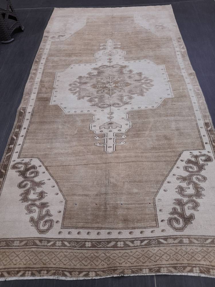 Beige Turkish Vintage Rug 4' 7" x 9' Hand-Knotted | No. WR17086