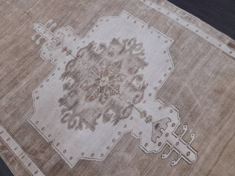 Beige Turkish Vintage Rug 4' 7" x 9' Hand-Knotted | No. WR17086