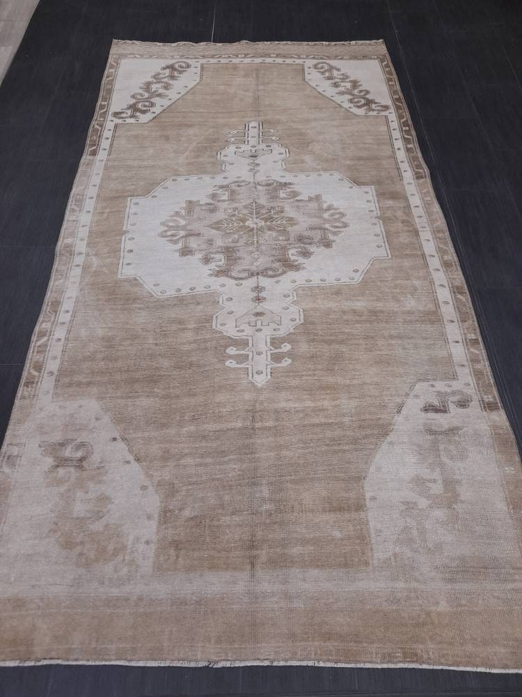 Beige Turkish Vintage Rug 4' 7" x 9' Hand-Knotted | No. WR17086