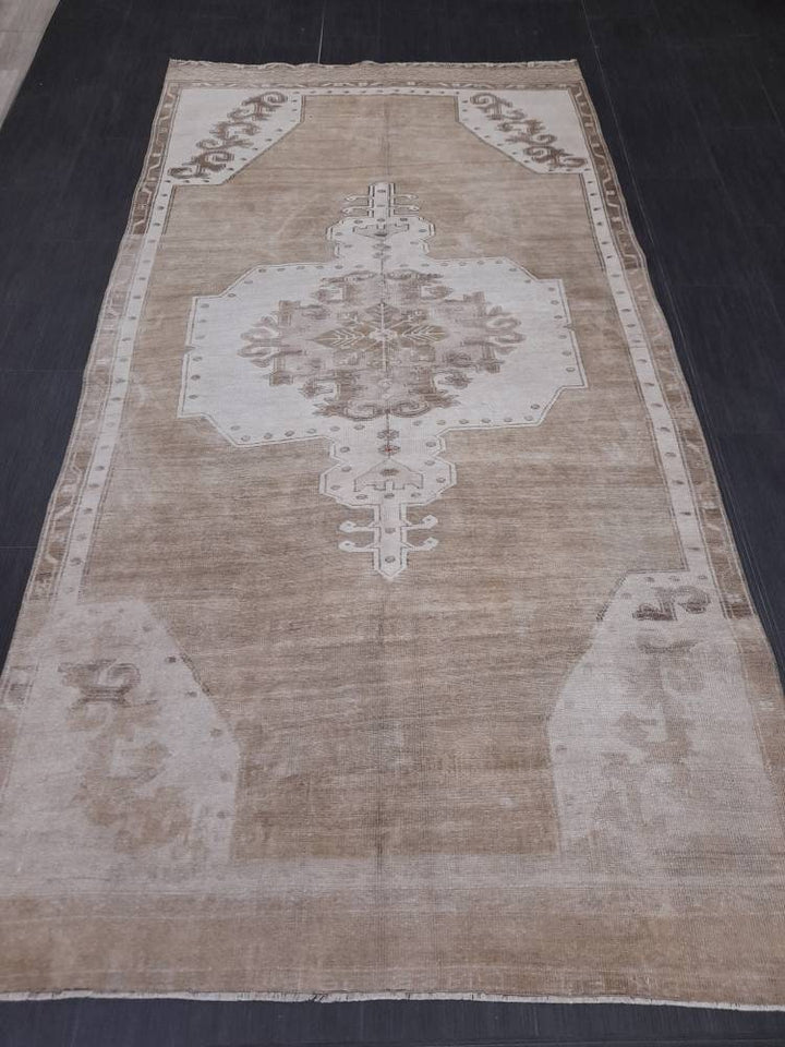 Beige Turkish Vintage Rug 4' 7" x 9' Hand-Knotted | No. WR17086
