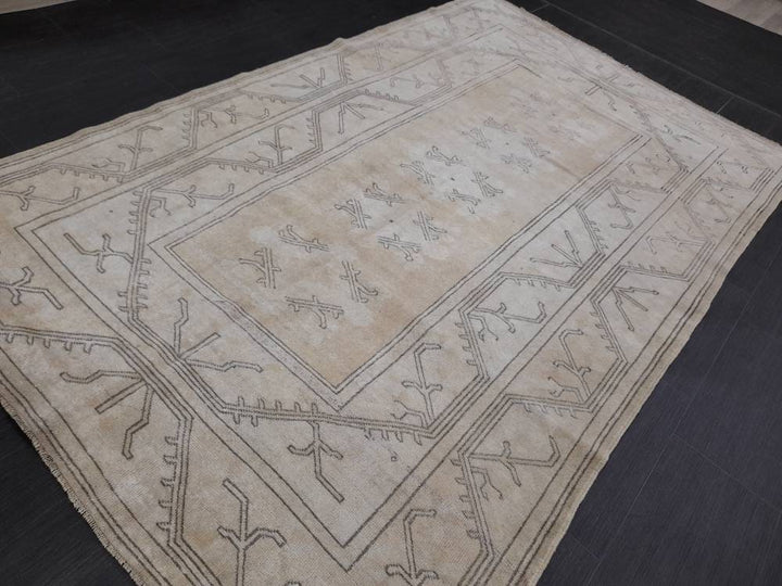 Beige Turkish Vintage Rug 5' 3" x 8' 4" Hand-Knotted pattern