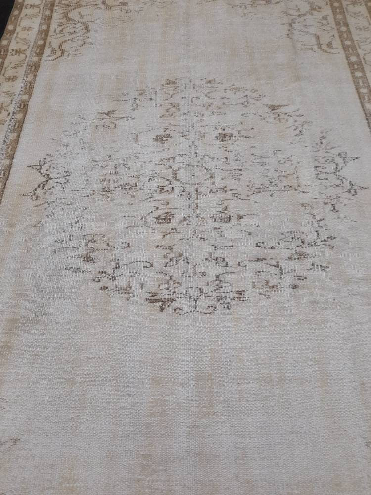 Beige Turkish Oushak Rug 5' 2" x 8' 2" Hand-Knotted | No. WR17760