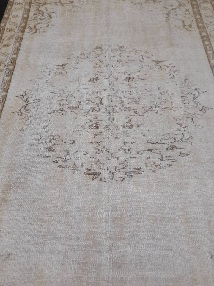 Beige Turkish Oushak Rug 5' 2" x 8' 2" Hand-Knotted | No. WR17760