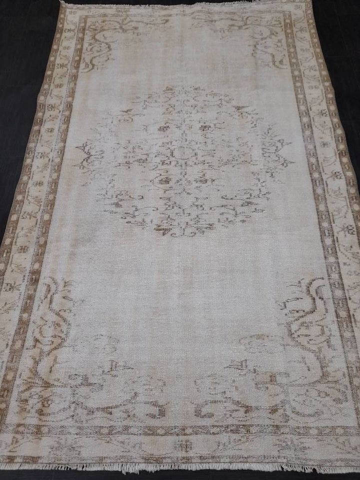 Beige Turkish Oushak Rug 5' 2" x 8' 2" Hand-Knotted | No. WR17760