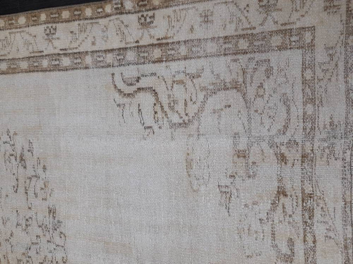 Beige Turkish Oushak Rug 5' 2" x 8' 2" Hand-Knotted | No. WR17760