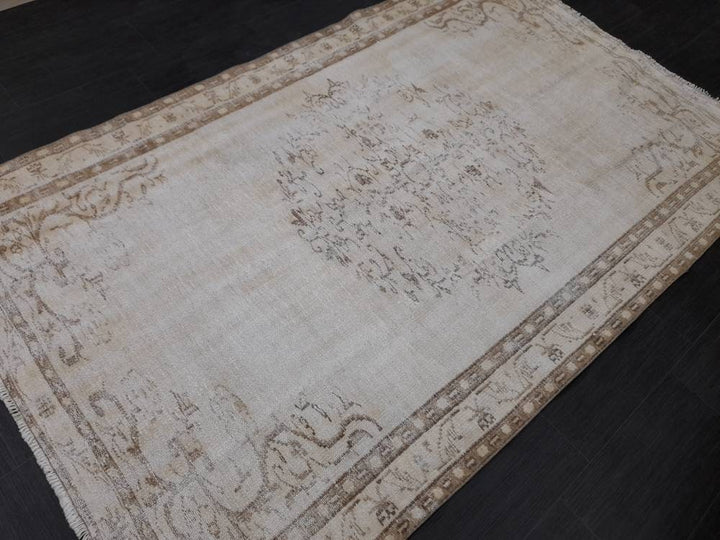 Beige Turkish Oushak Rug 5' 2" x 8' 2" Hand-Knotted | No. WR17760