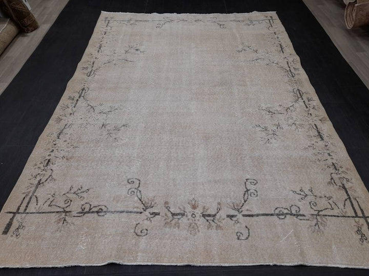 Beige Turkish Vintage Rug 6' 6" x 9' 8" Hand-Knotted | No. WR68017