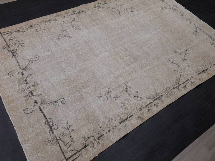 Beige Turkish Vintage Rug 6' 6" x 9' 8" Hand-Knotted | No. WR68017