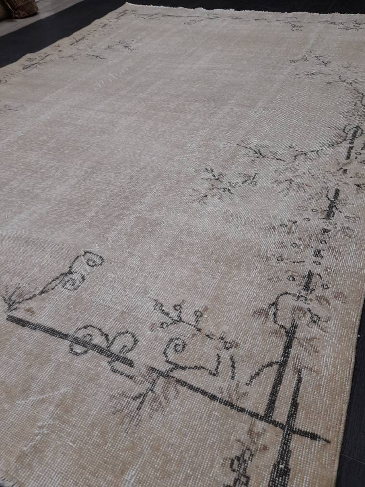Beige Turkish Vintage Rug 6' 6" x 9' 8" Hand-Knotted | No. WR68017