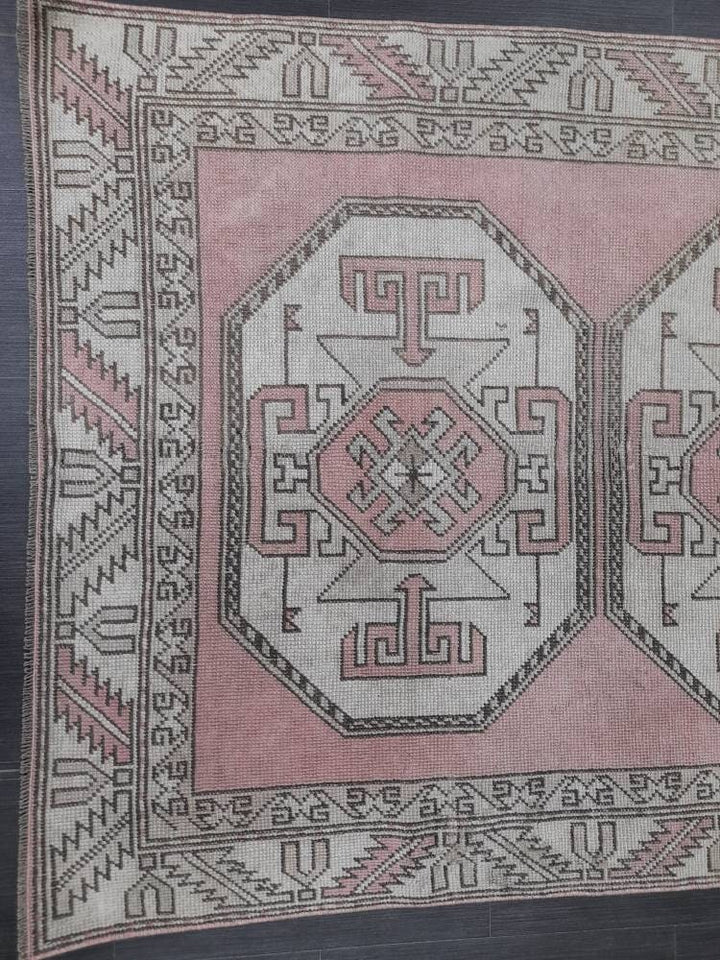 Pink Turkish Oushak Rug 3' 11" x 6' 9" Hand-Knotted texture