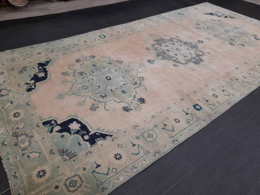 Beige Turkish Oushak Rug 5' 1" x 10' 6" Hand-Knotted border