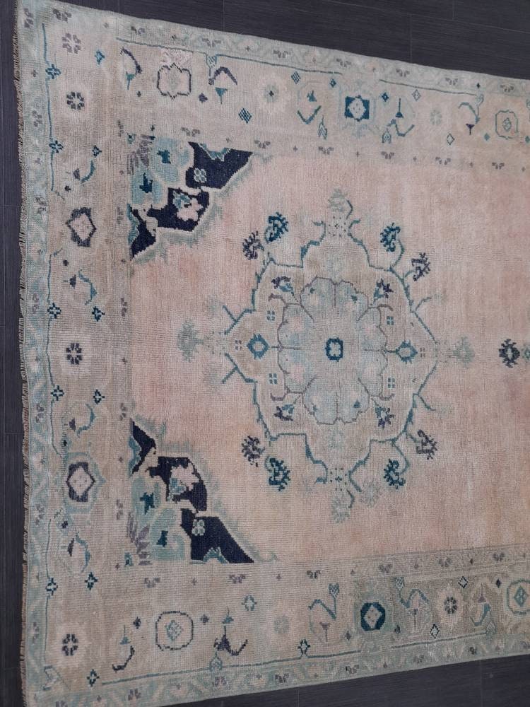 Beige Turkish Oushak Rug 5' 1" x 10' 6" Hand-Knotted texture