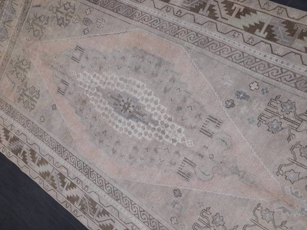 Beige Turkish Runner Rug 5' 8" x 11' 4" Hand-Knotted reverse