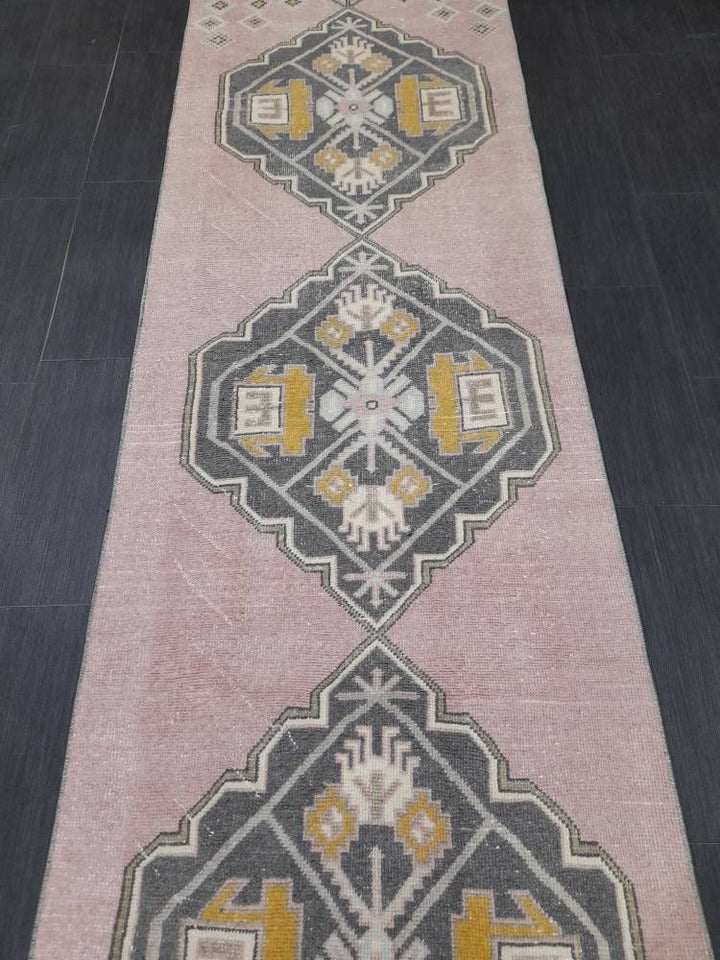 Beige Turkish Runner Rug 2' 9" x 10' 9" Hand-Knotted detail