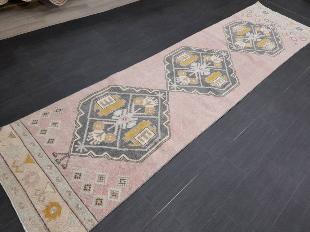 Beige Turkish Runner Rug 2' 9" x 10' 9" Hand-Knotted border