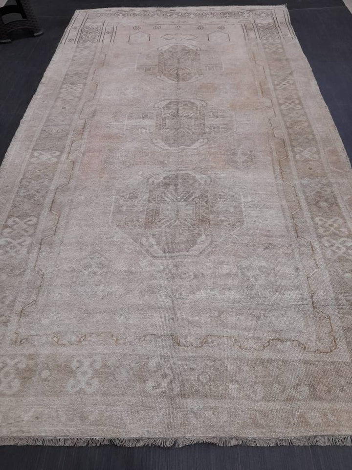 Beige Turkish Runner Rug 5' 10" x 10' 6" Hand-Knotted texture