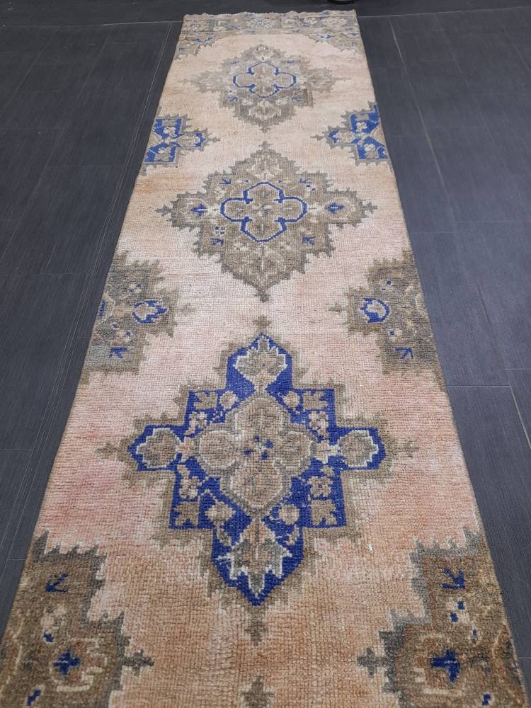 Turkish Runner Rug 2' 7" x 11' 7" Hand-Knotted detail