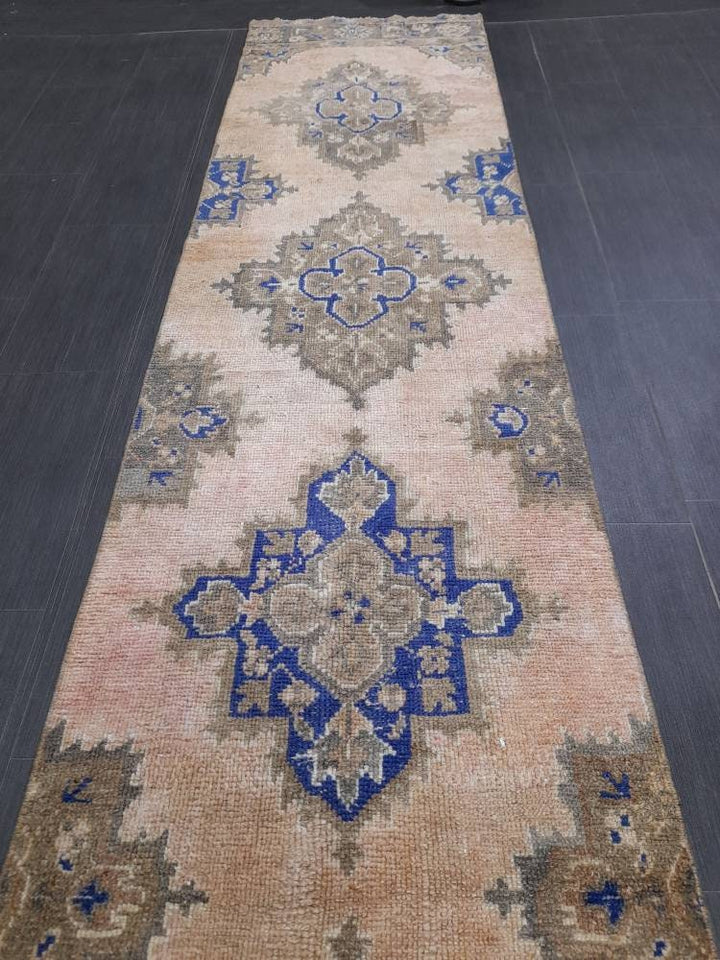 Turkish Runner Rug 2' 7" x 11' 7" Hand-Knotted detail