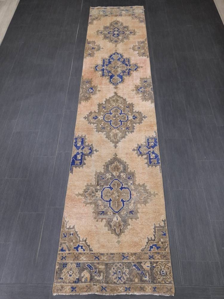 Turkish Runner Rug 2' 7" x 11' 7" Hand-Knotted border