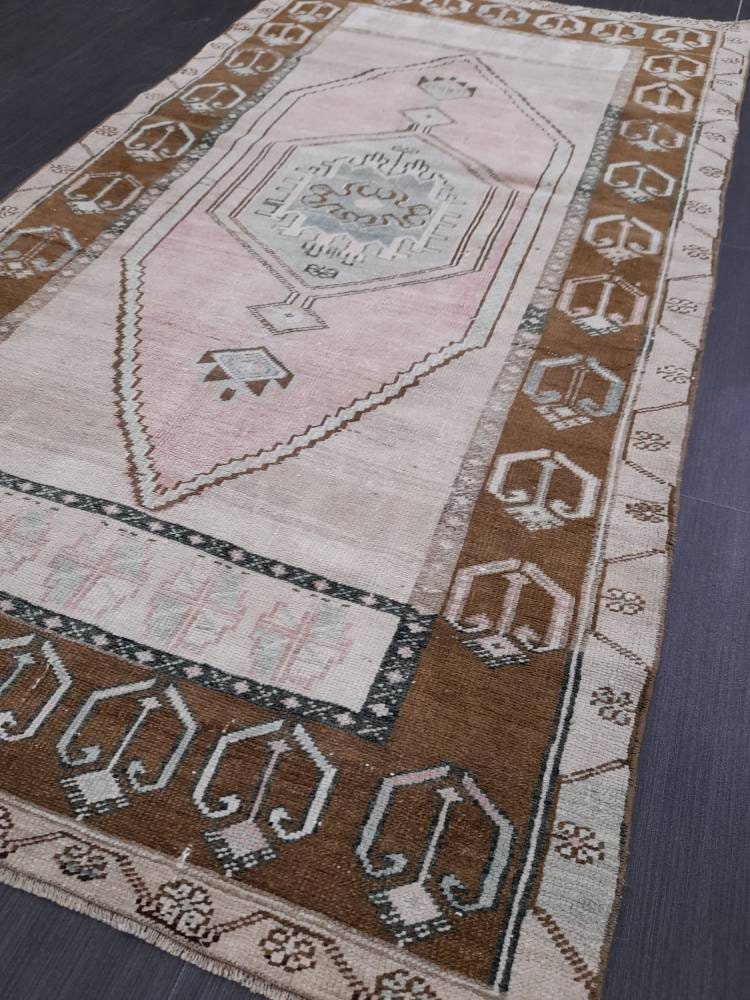 Brown Runner Rug 3' 6" x 6' 3" - No. WR38663