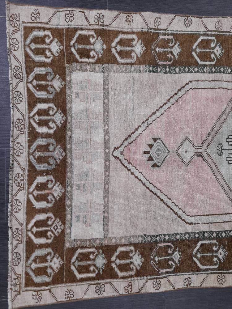 Brown Runner Rug 3' 6" x 6' 3" - No. WR38663