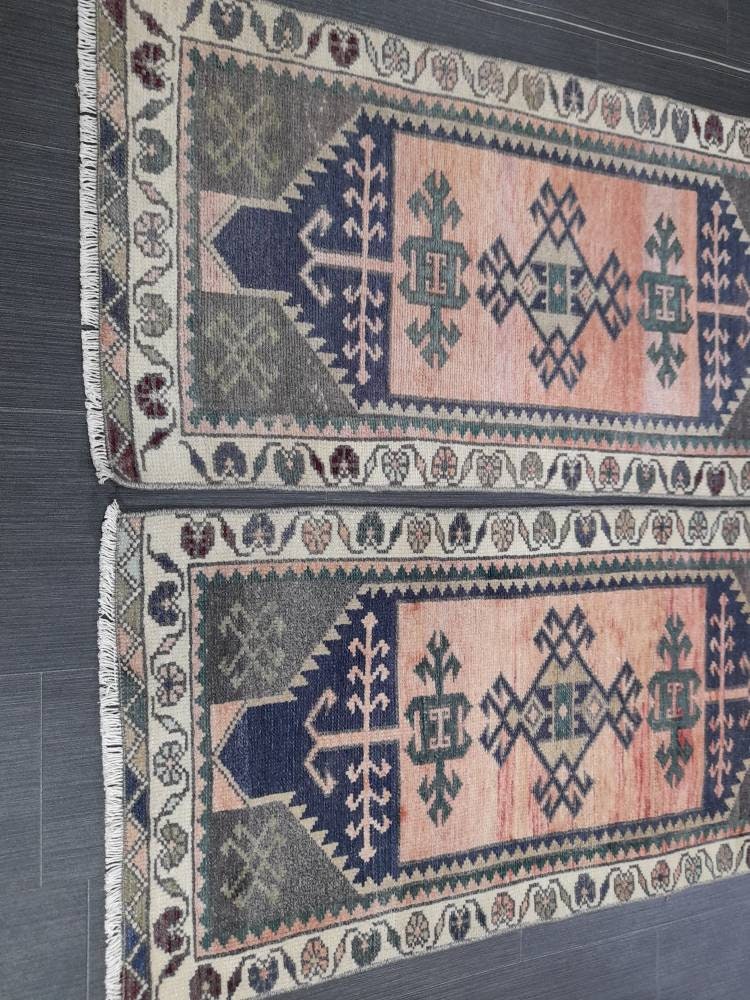 Beige Turkish Runner Rug 1' 8" x 3' 6" Hand-Knotted texture